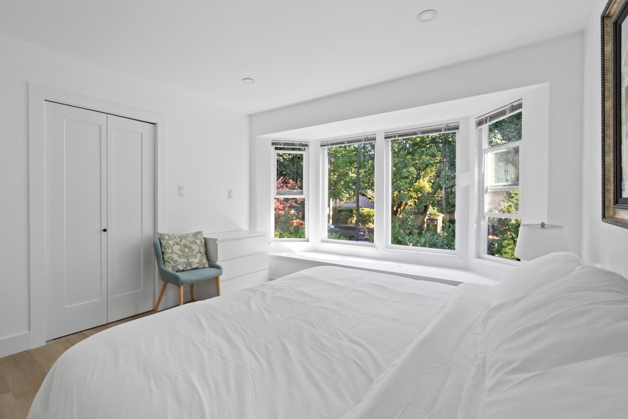Modern Kitsilano 2 Bedroom With A Hot Tub Holiday home