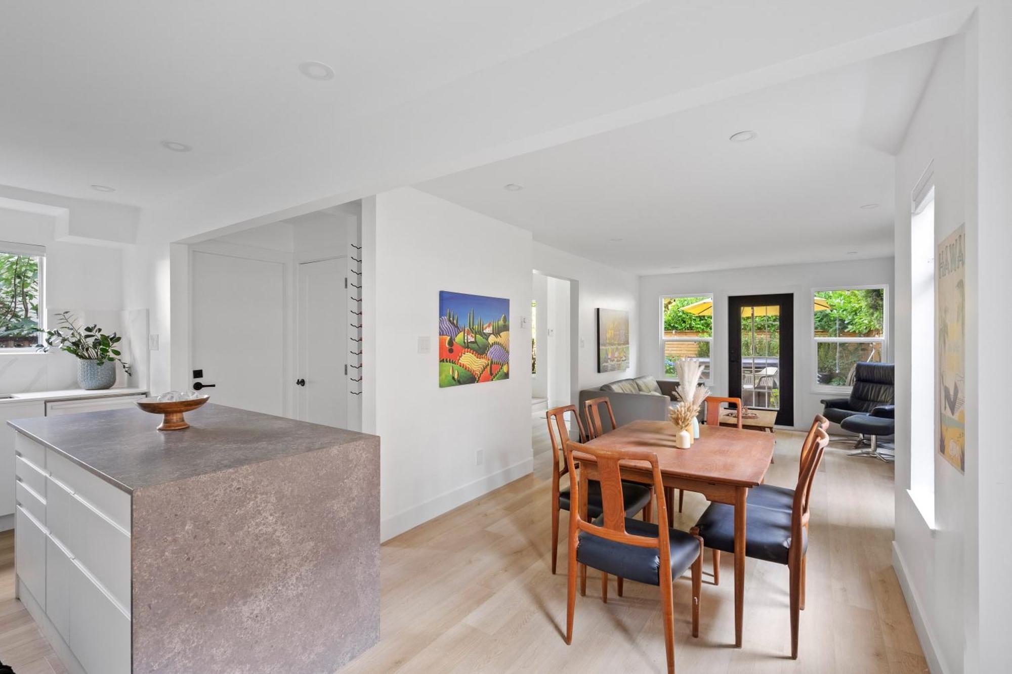 Holiday home Modern Kitsilano 2 Bedroom With A Hot Tub *