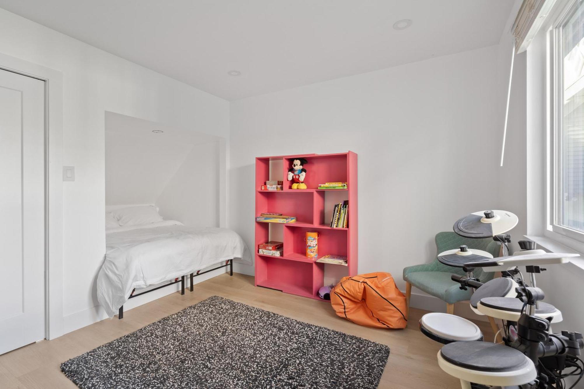 Modern Kitsilano 2 Bedroom With A Hot Tub *