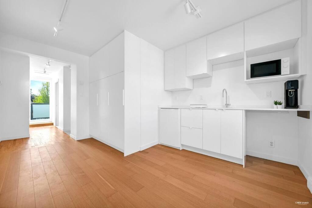 Charming East Near Dt And Commercial St Ferienhaus Vancouver