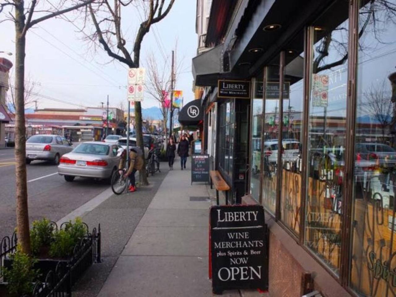 Vineyard Vibes On Happening Commercial Drive Apartment *