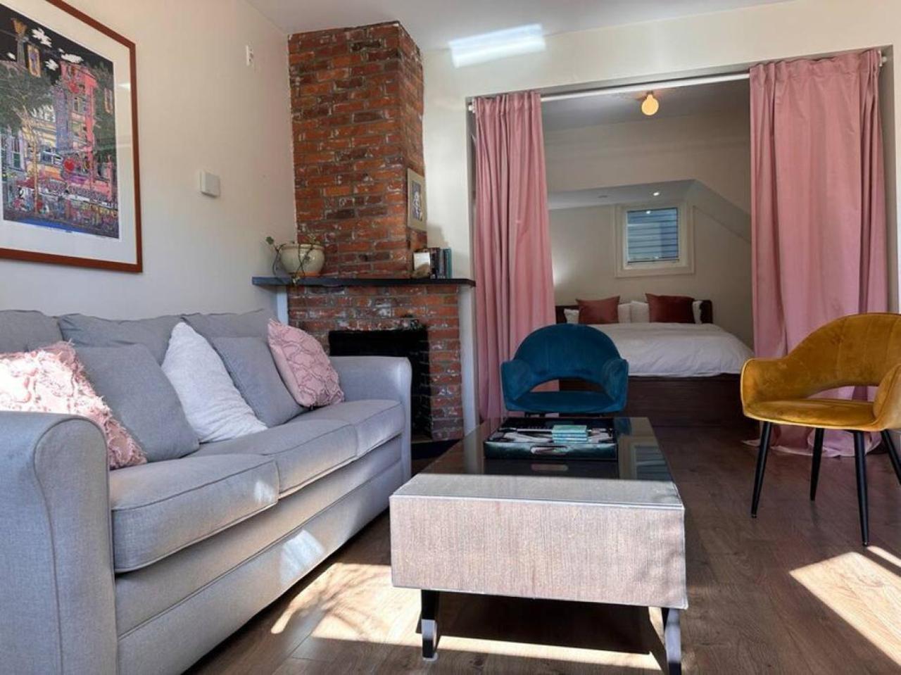 Vineyard Vibes On Happening Commercial Drive Apartment Vancouver