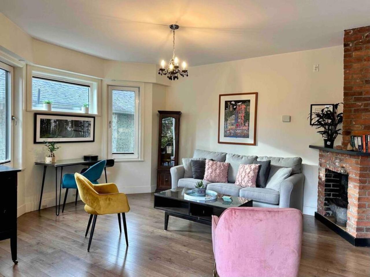 Vineyard Vibes On Happening Commercial Drive Apartment Vancouver