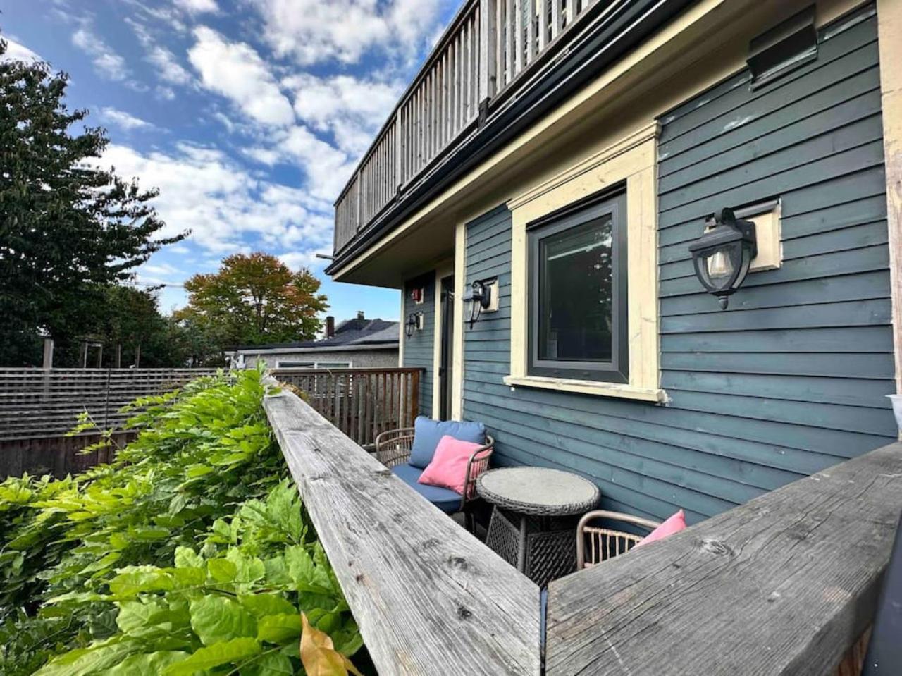 Apartment Vineyard Vibes On Happening Commercial Drive Vancouver