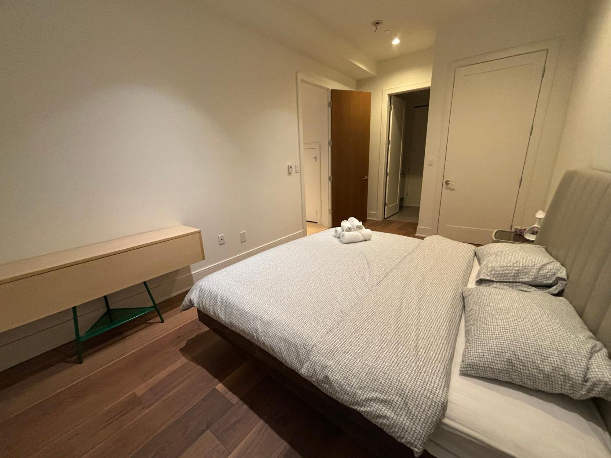 Two King Bedroom W Bath&living *