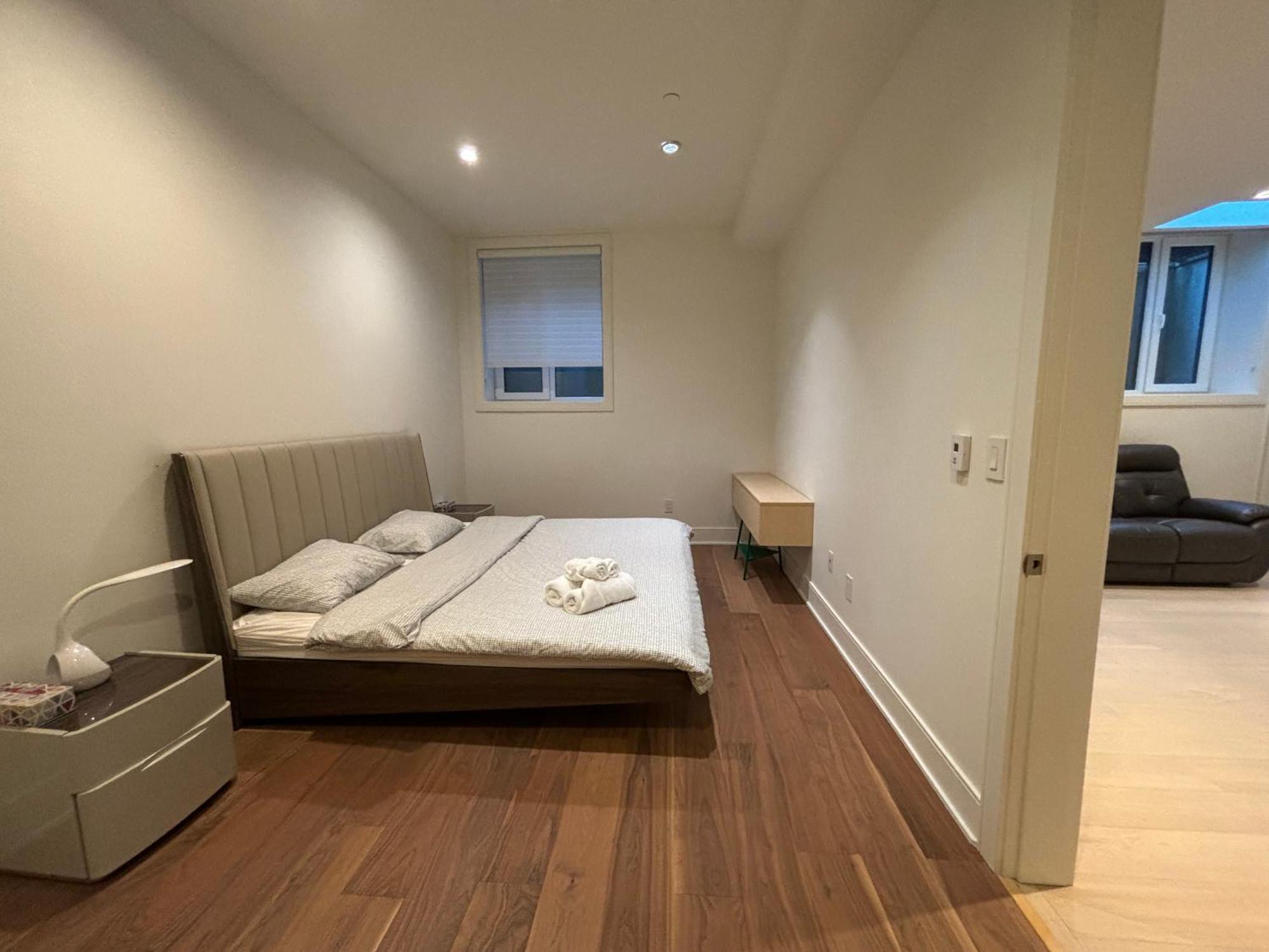 Two King Bedroom W Bath&living * Vancouver