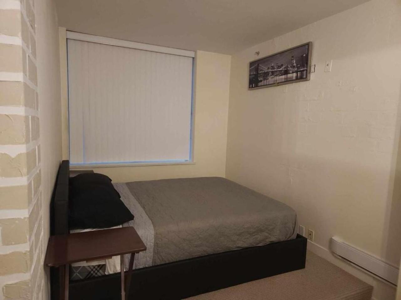 Cityscape Comfort- Elegant 2-bedroom Townhouse In The Heart Of Holiday home Vancouver