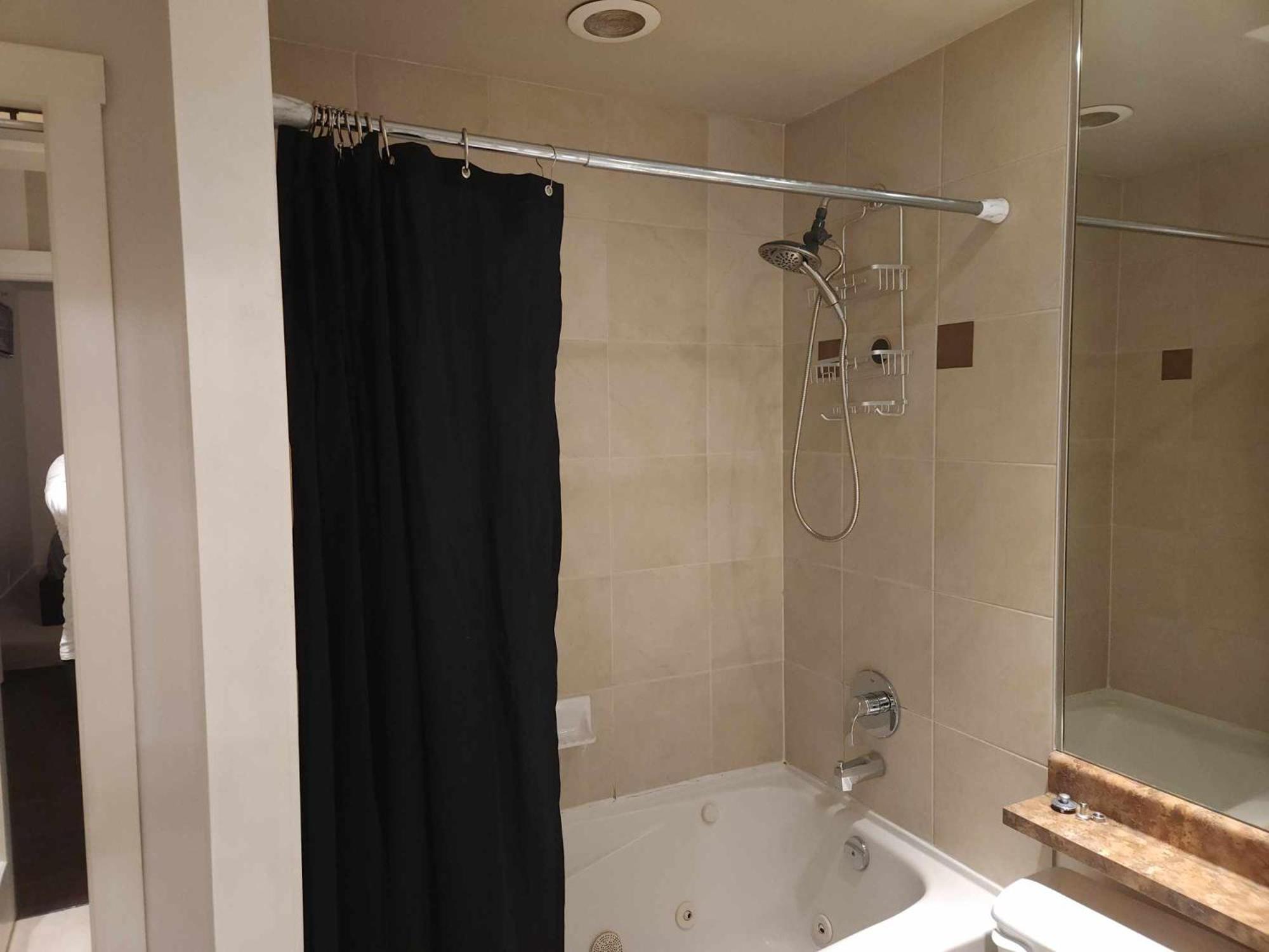 Chic Sanctuary - 2 Bed 2 Bath In Holiday home