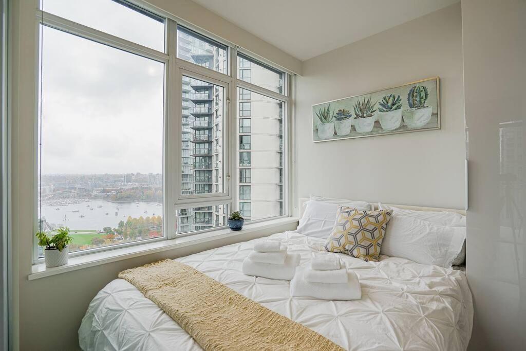 Apartment Modern Downtown With Water Views Vancouver
