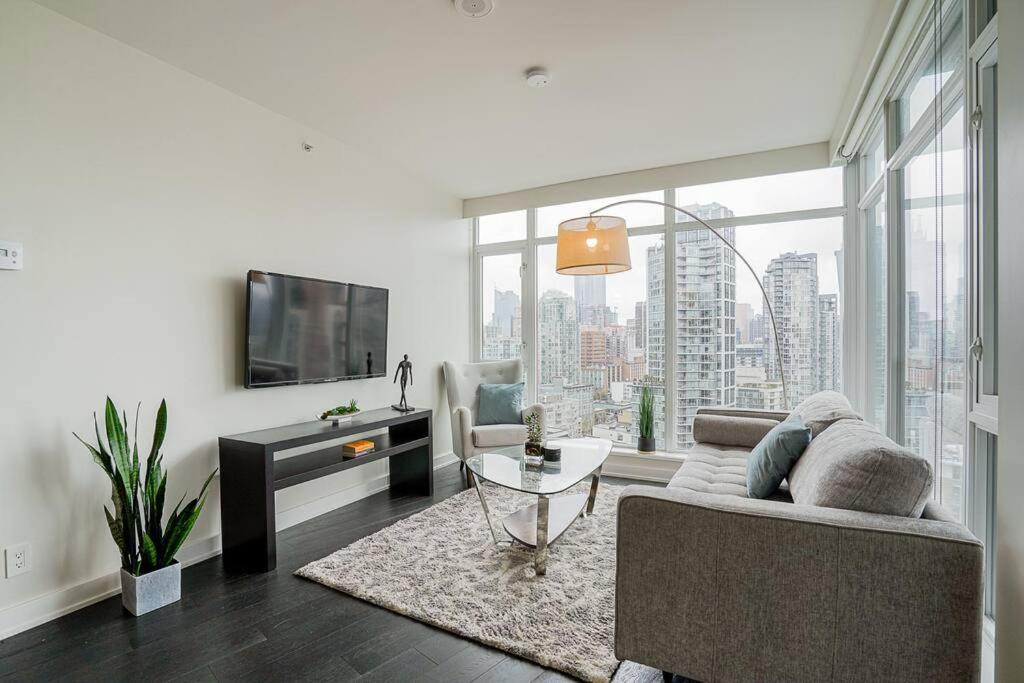 Apartment Modern Downtown With Water Views Vancouver