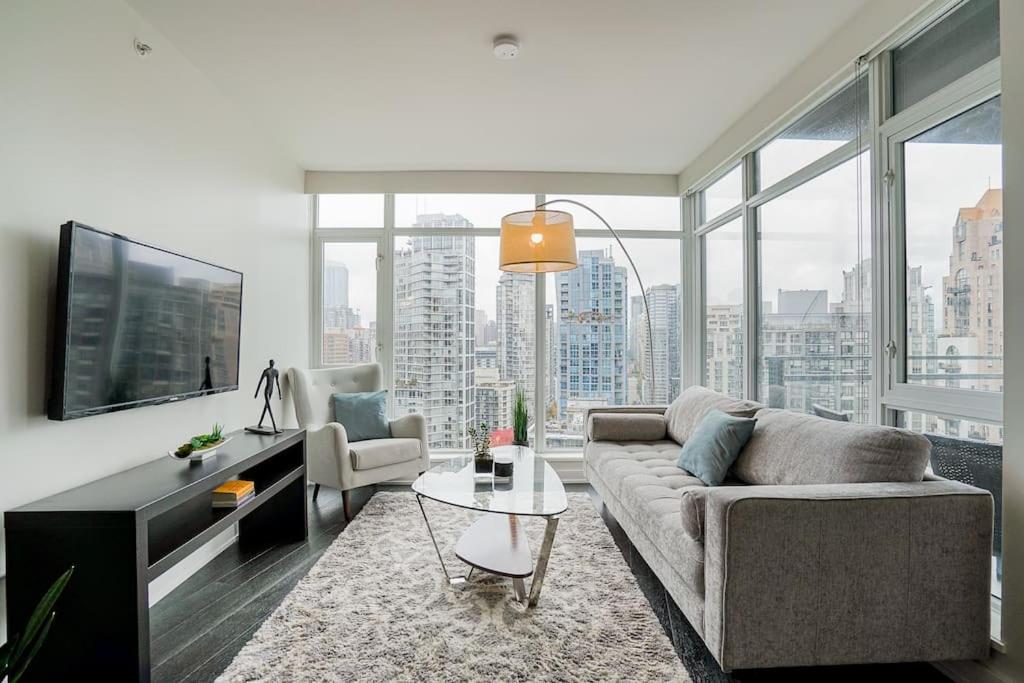 Apartment Modern Downtown With Water Views *