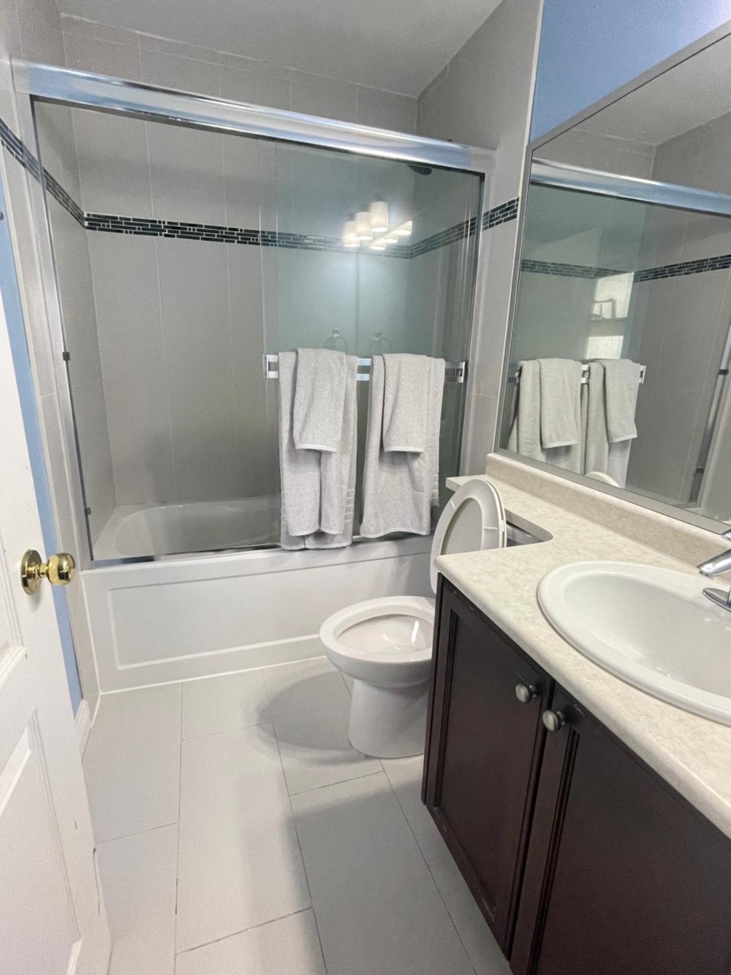 Cozy Guest Near Ubc, Downtown And Beaches Homestay Vancouver