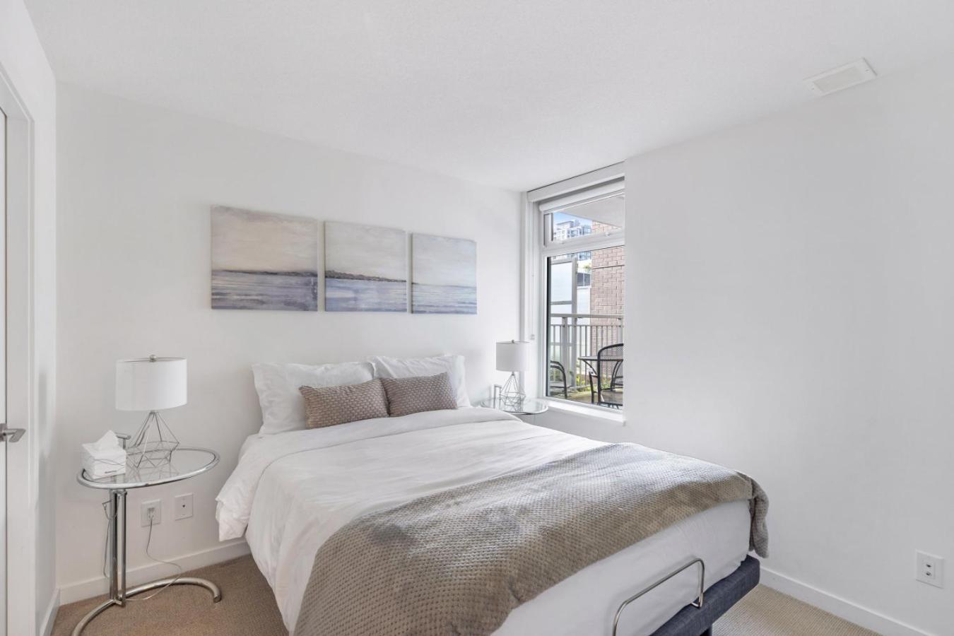 Modern, Vancouver