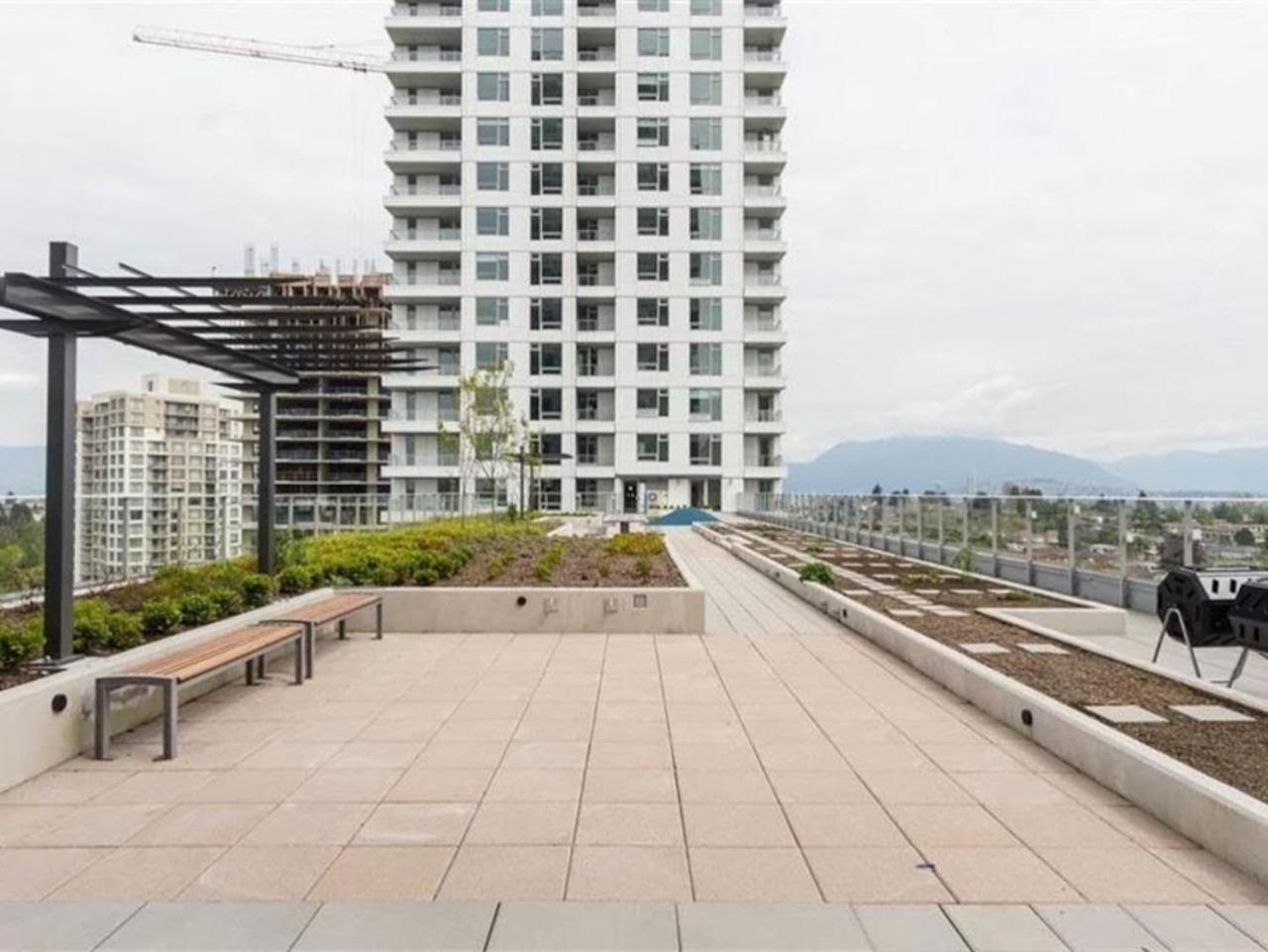 Modern, Apartment *