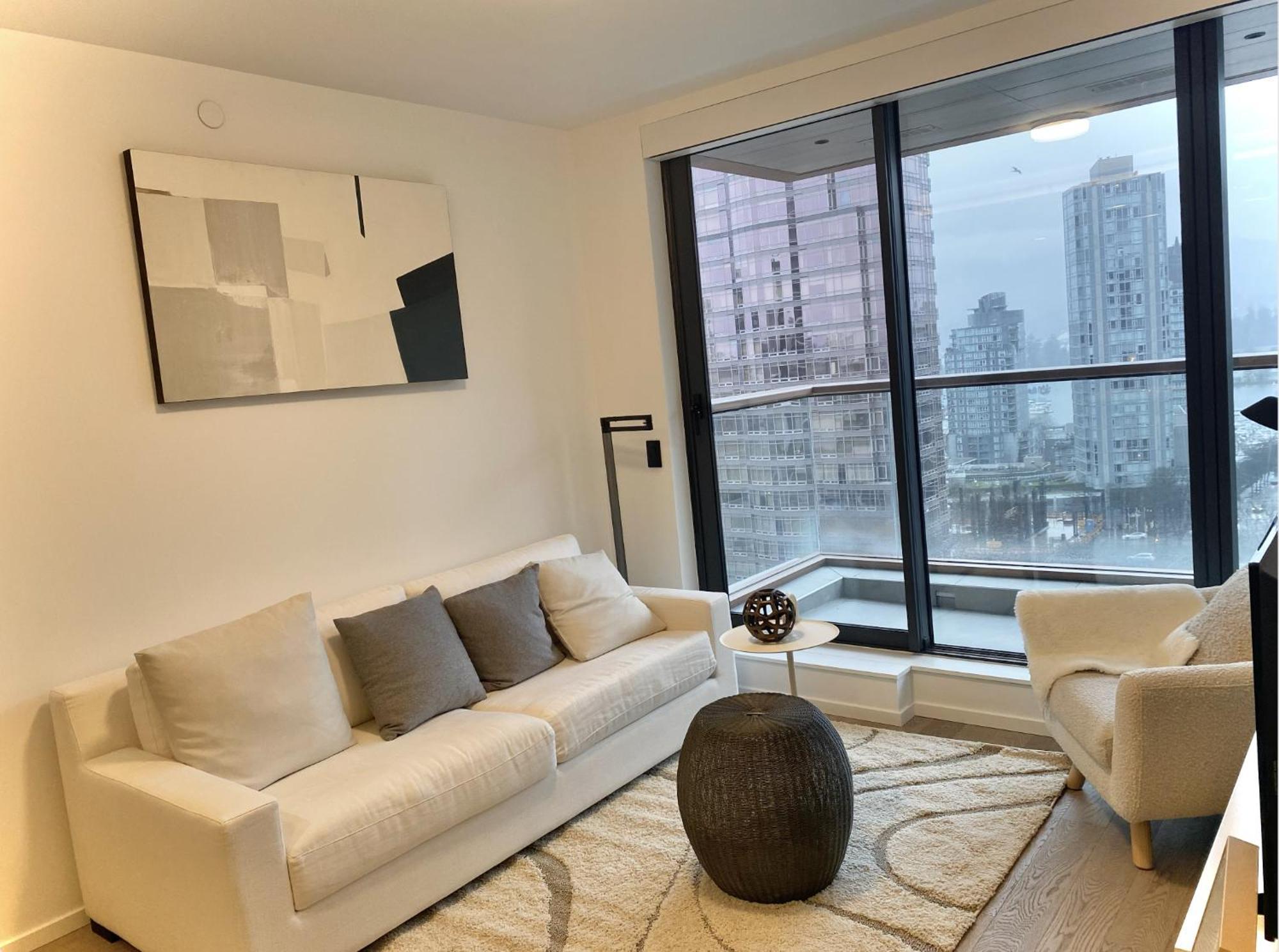Brand New Luxury 1 Bedroom In Downtown *