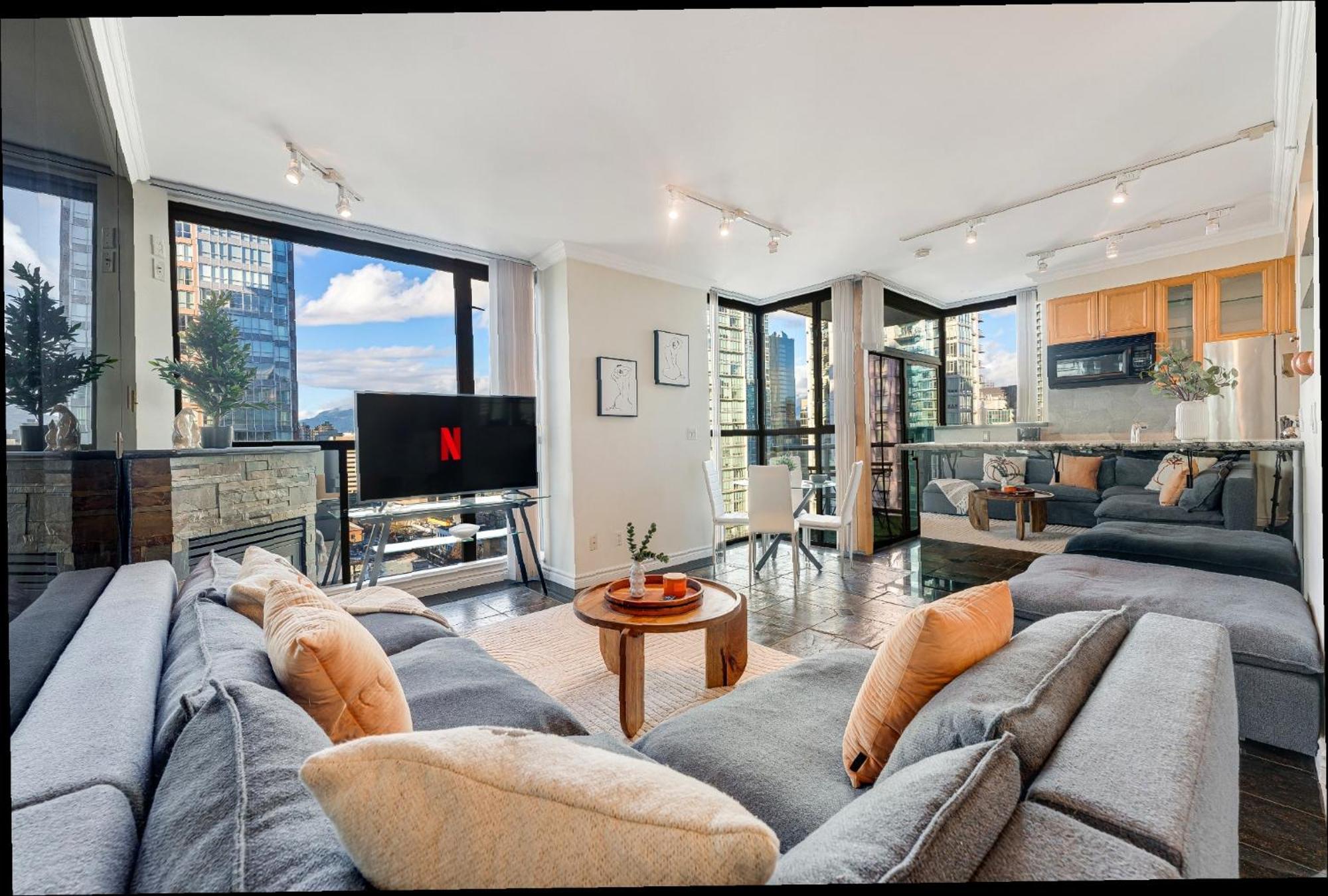 Apartment Stylish 2br Getaway With Grand Jacuzzi And Comfort Vancouver