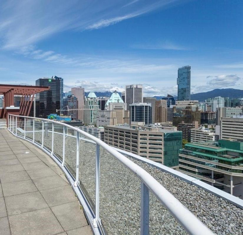 Trendy Downtown Loft - King Bed! Vancouver