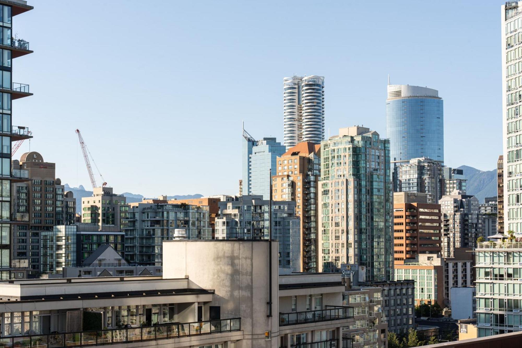 Apartment Stylish View 2br Steps To Yaletown Life Vancouver