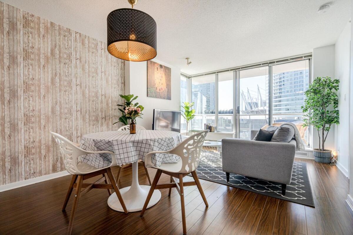Apartment Waterview Condo With Pool And Sauna Near Bc Place And Skytrain