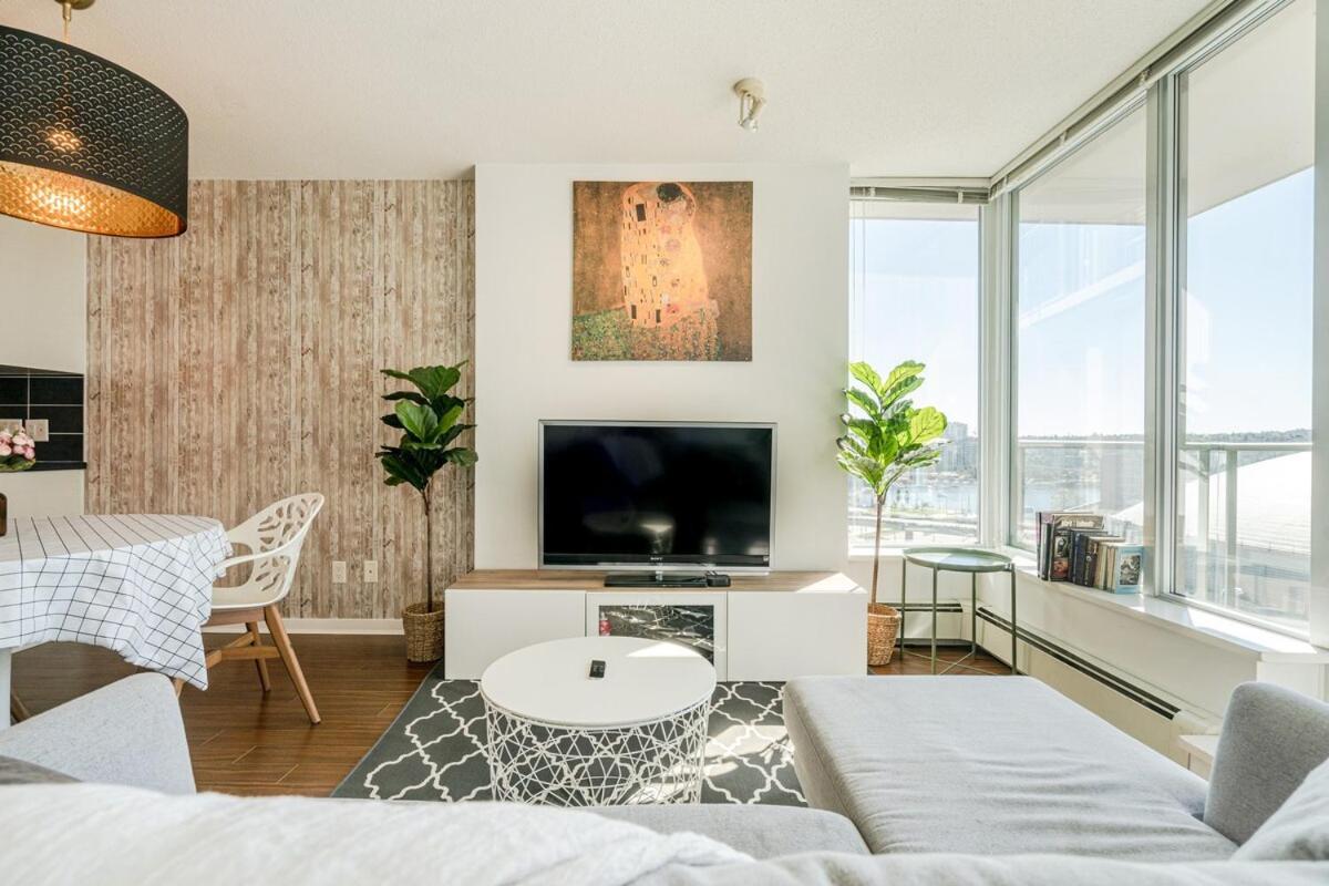Waterview Condo With Pool And Sauna Near Bc Place And Skytrain * Vancouver