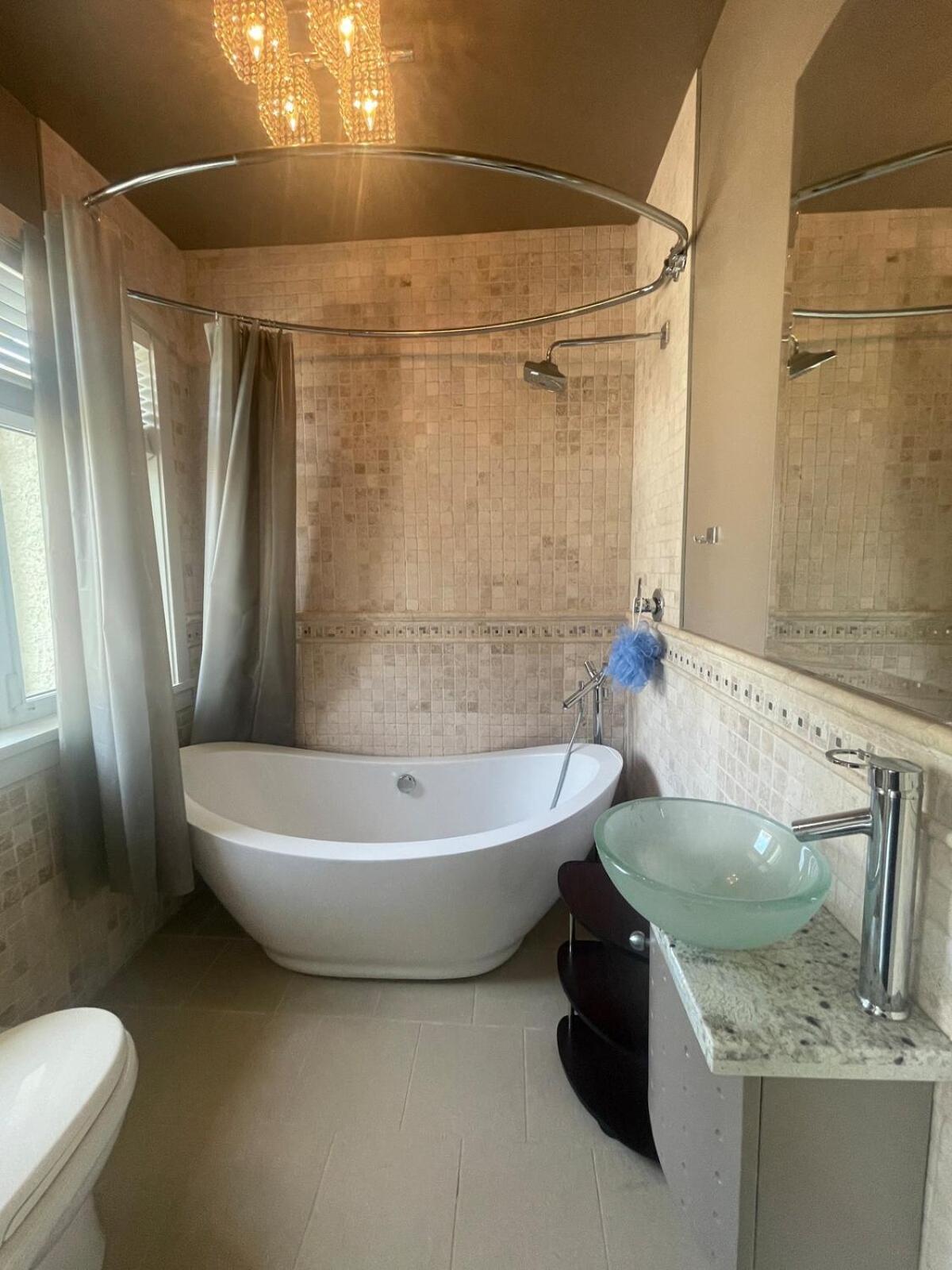 Family-friendly 5br Near Ubc Vancouver