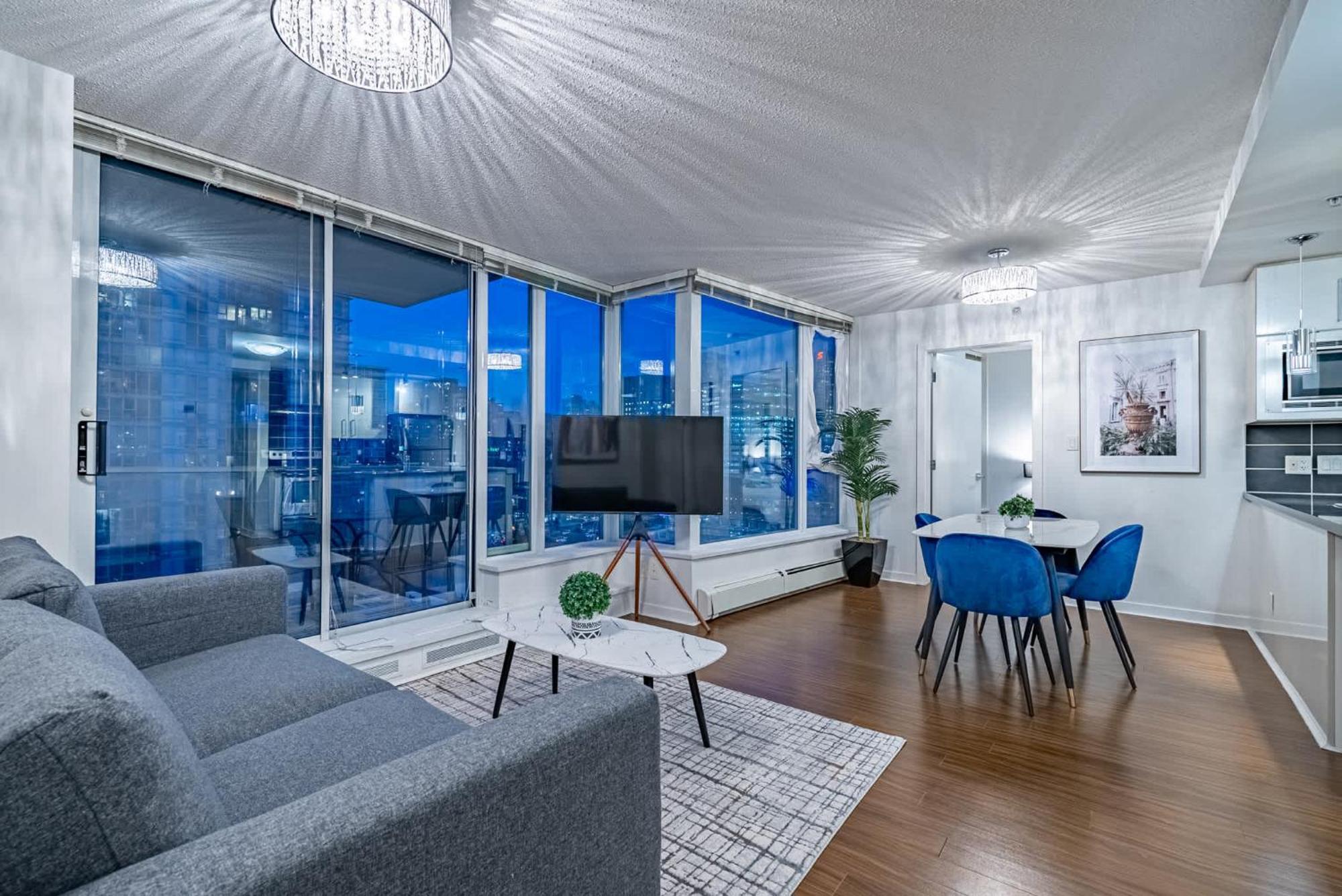 Apartment Downtown With Great Views *