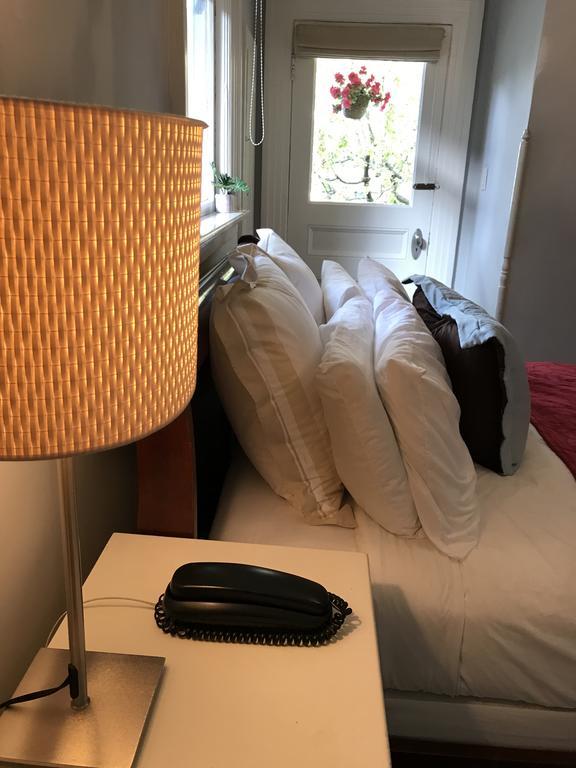 Bed & Breakfast Barclay House 4*