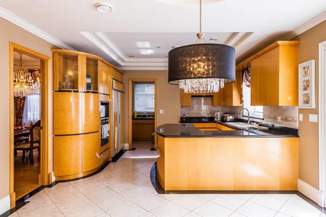 West Luxurious House *