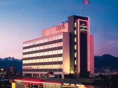 Howard Johnson Plaza Hotel Vancouver Hotel 3*