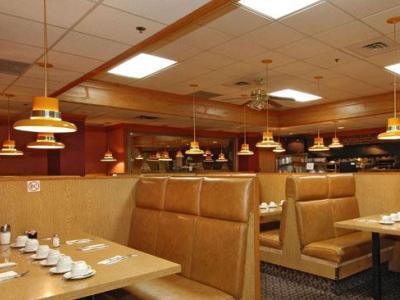 Howard Johnson Plaza Hotel Vancouver Hotel 3*