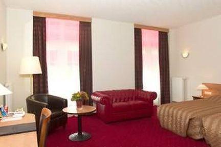 Howard Johnson Plaza Hotel Vancouver Hotel Vancouver
