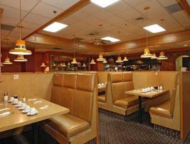 Howard Johnson Plaza Hotel Vancouver 3*