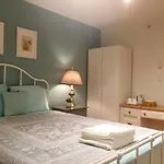 Lee Home