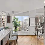 Beautiful Downtown Loft With Full Kitchen