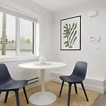 Newly Built Laneway Home 1 Bd Centrally Located