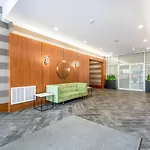 Bright 2 Bedroom Condo Downtown With Free Parking
