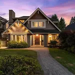 Spacious Cozy House In Vancouver West