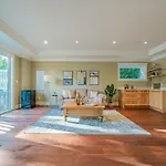 Spacious Cozy House In Vancouver West