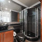 Oakridge Luxury Homestay
