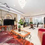 Oakridge Luxury Homestay