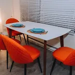 Modern Condo In The Heart Of Dt Overlooking City