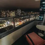 Modern Condo In The Heart Of Dt Overlooking City