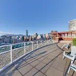 Loft In Downtown Vancouver With Free Parking