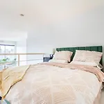 Loft In Downtown Vancouver With Free Parking