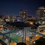Beautiful Bright Modern Condo With Water View And Ac In Dt Vancouver 2Br,3Bd,2Bt Sleeps 6 Guests Free Parking Netflix Included