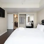 Sub-Penthouse Apartment With Jacuzzi Pool & Sauna