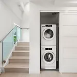 Cozy Condo In Trendy West End Dt With Free Parking