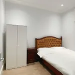 Guest Bedrooms In Vancouver West