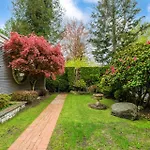 Charming Retreat On Cypress Street, Your Home Away From Home