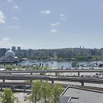 Luxary Condo Downtown Vancouver With Free Parking